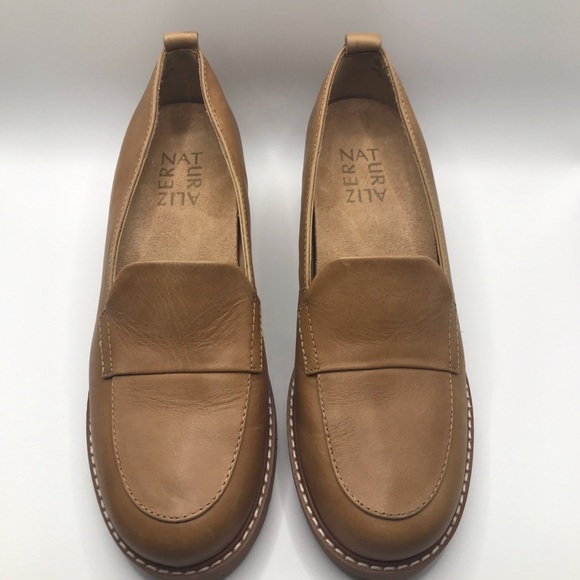 Naturalizer Women’s Darry Lug Sole Loafer Toffee Leather - Picture 4 of 9